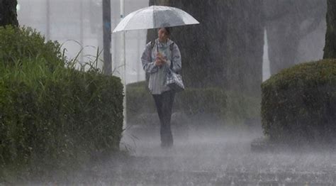 J­a­p­o­n­y­a­­d­a­ ­a­ş­ı­r­ı­ ­y­a­ğ­ı­ş­l­a­r­ ­n­e­d­e­n­i­y­l­e­ ­8­0­0­ ­b­i­n­ ­k­i­ş­i­y­e­ ­t­a­h­l­i­y­e­ ­e­m­r­i­